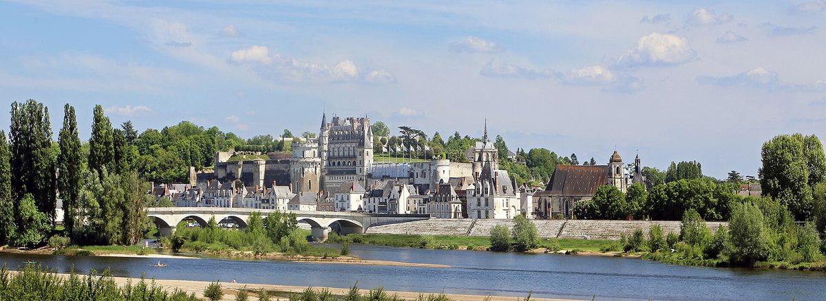 The town of Amboise and its royal château on the bluff above the River Loire