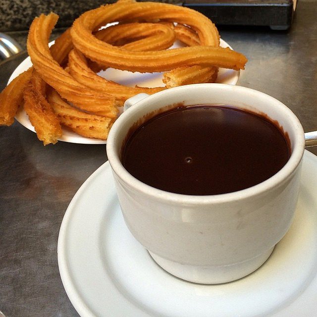 Churros con chocolate at Chocolateria San Gines in Madrid